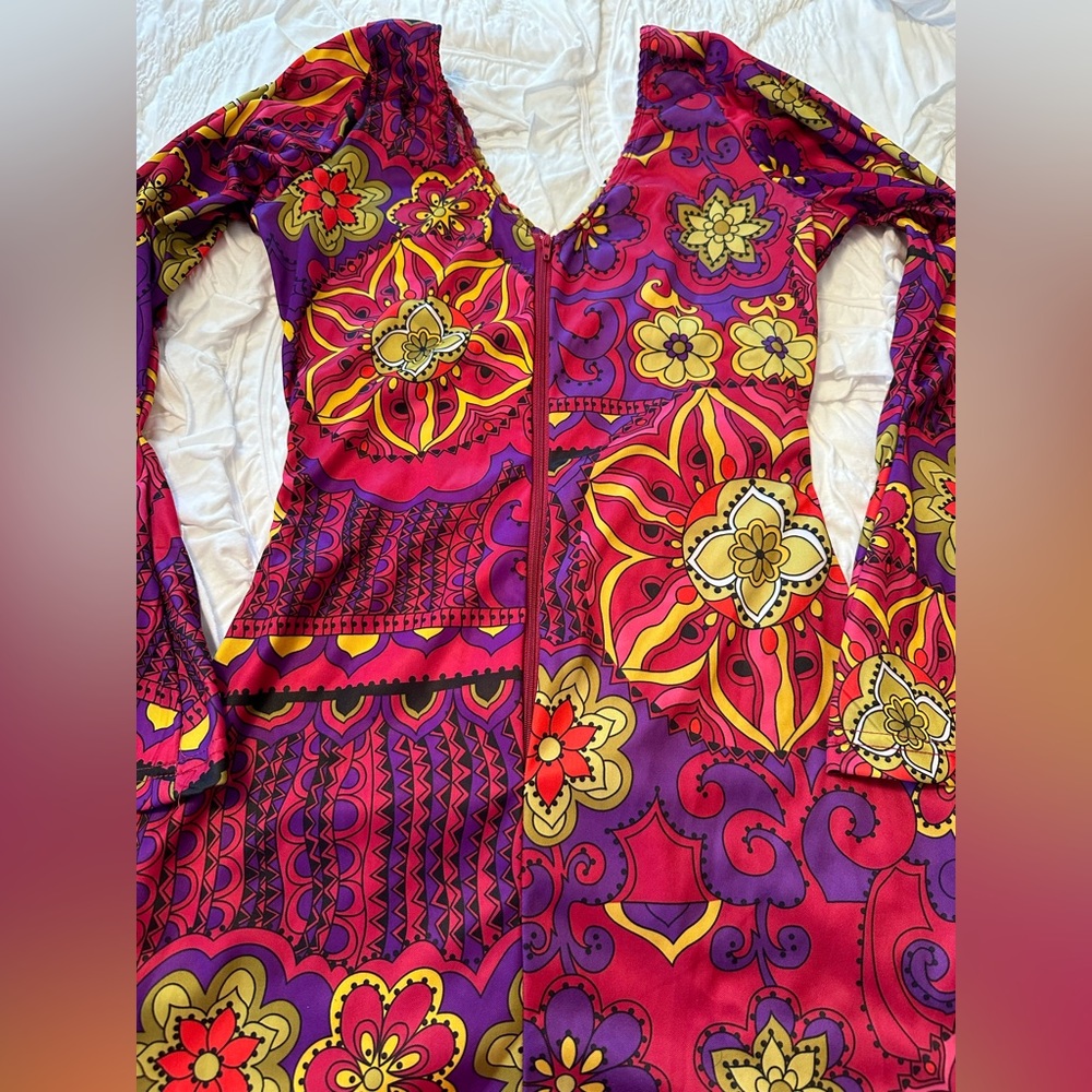 Hippie flower girl groovy bell sleeve dress with matching headband - Picture 6 of 9